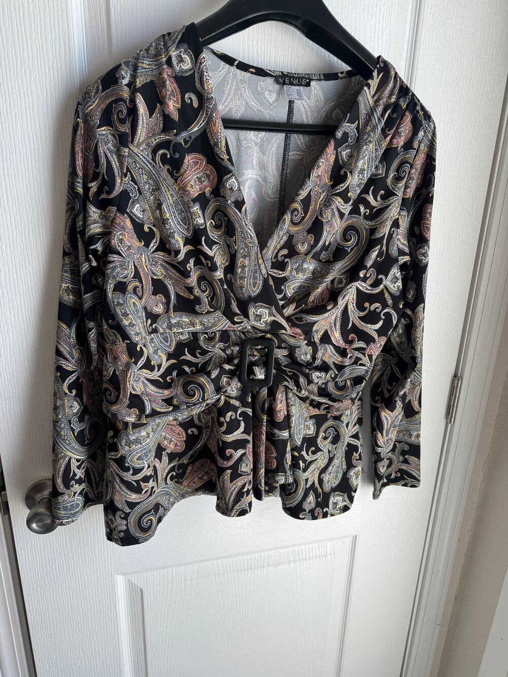 Blouse Plus Size 1X Long Sleeve V-Neck Black Multi Paisley Print Belted Venus
